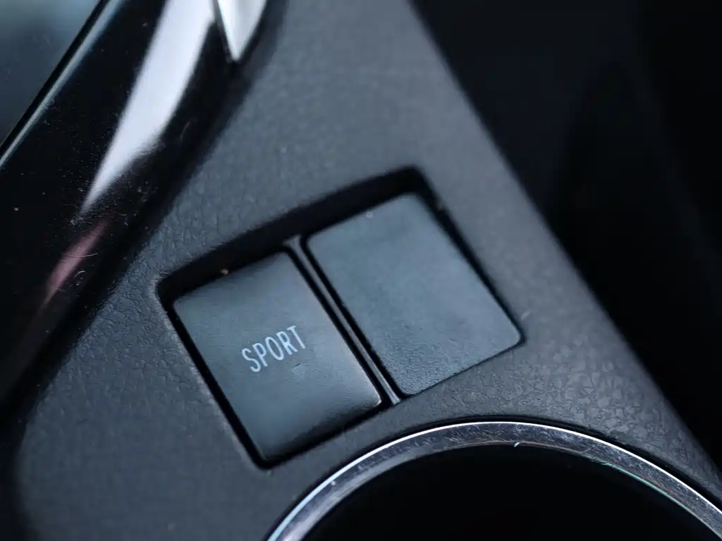 Toyota Corolla 2015 — фото 23