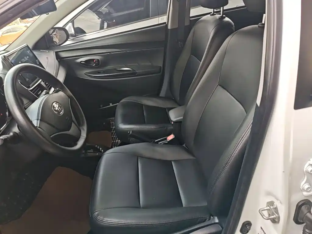 Toyota Yaris L 2020 — фото 15
