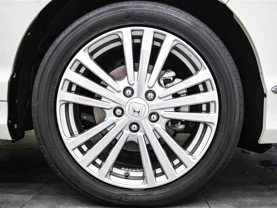 Honda Elysion 2016 — фото 13