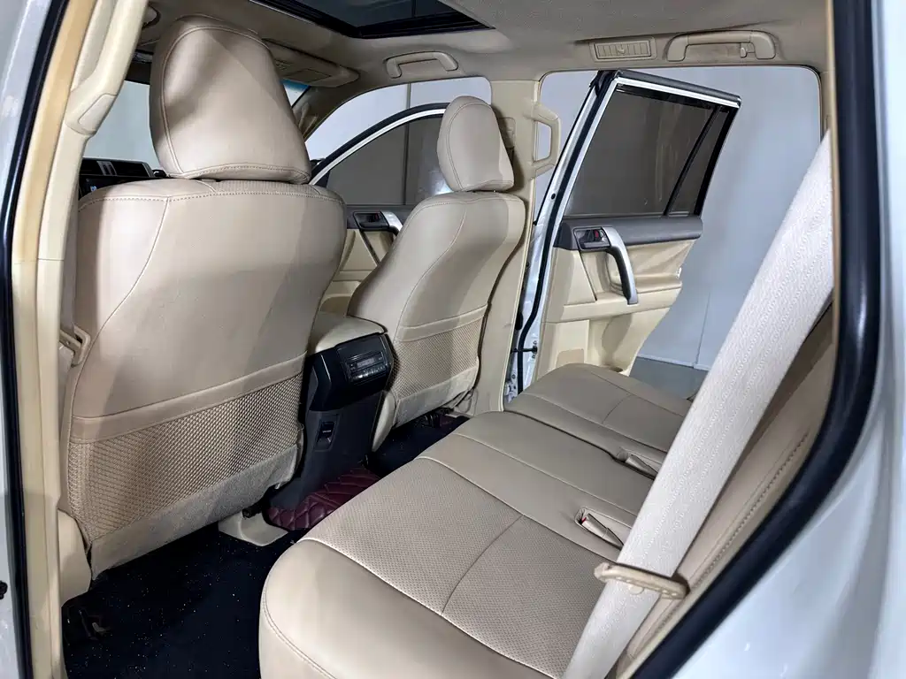Toyota Prado 2016 — фото 13