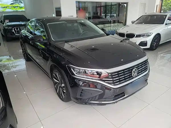 Volkswagen Passat 2024