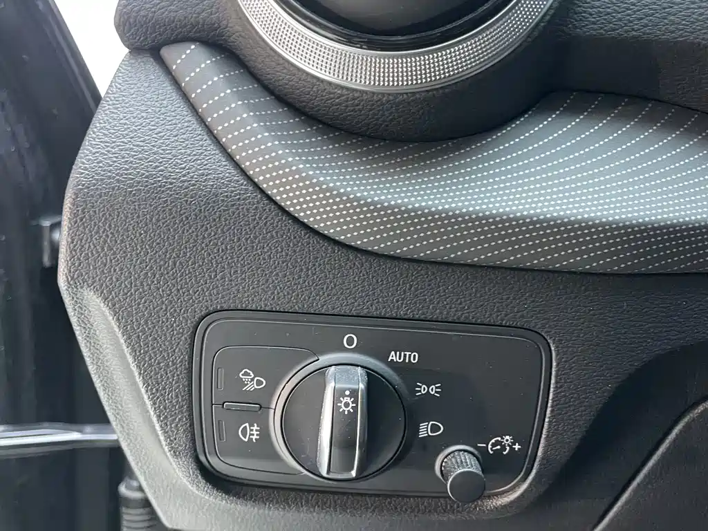 Audi Q2L 2022 — фото 14