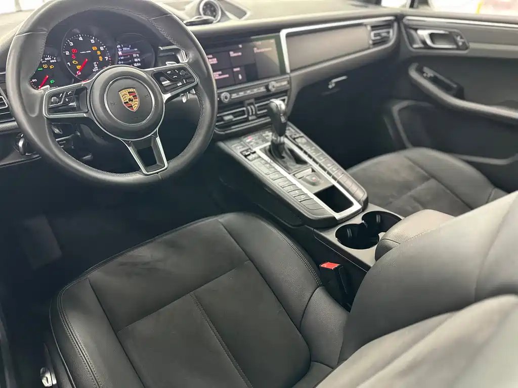 Porsche Macan 2019 — фото 13
