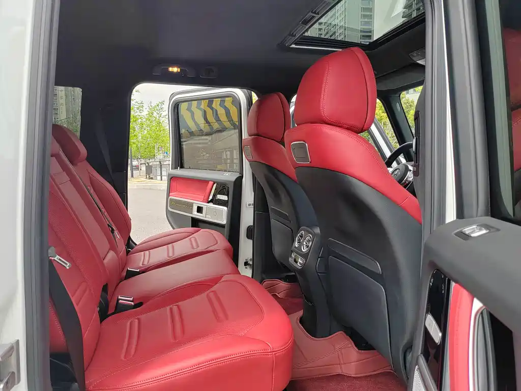 Mercedes-Benz G-Class 2023 — фото 12