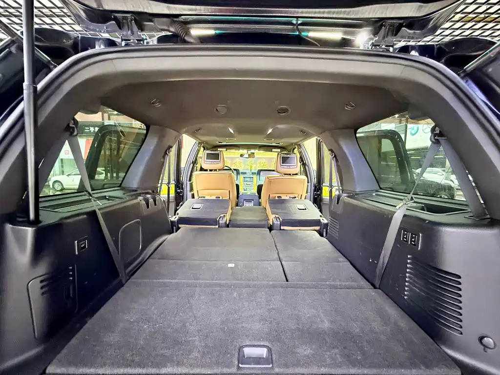 Lincoln Navigator 2012 — фото 16