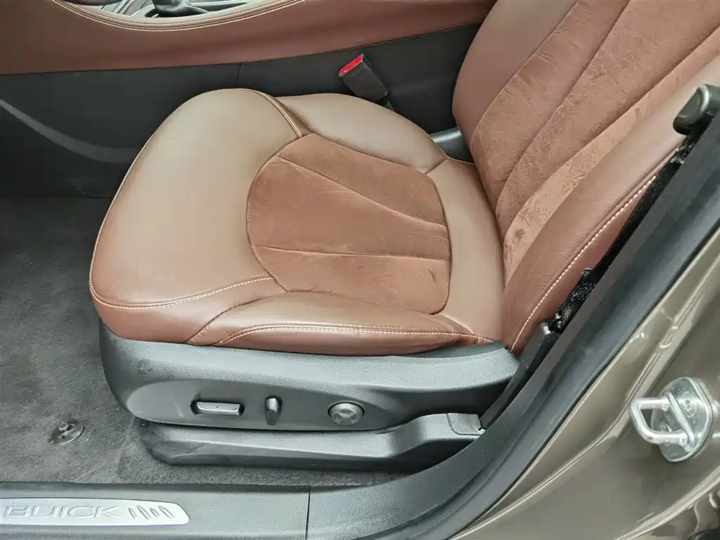 Buick Envision Plus 2017 — фото 20