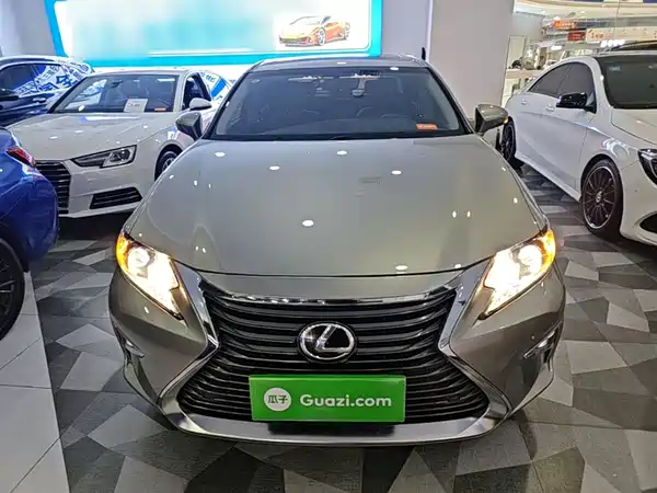 Lexus ES 2015
