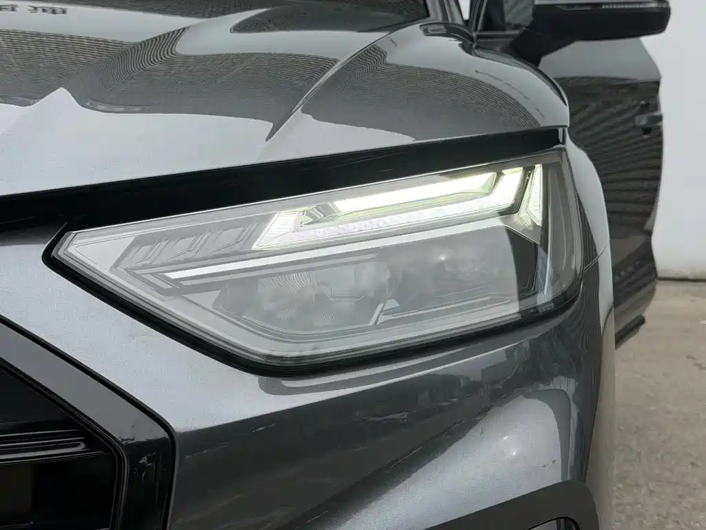 Audi Q5L 2023 — фото 16