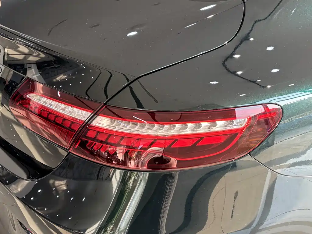 Mercedes-Benz E-Class 2023 — фото 17