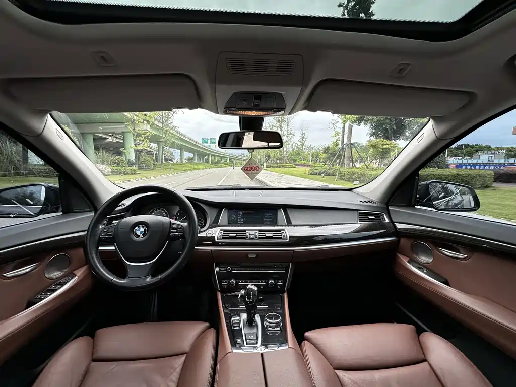BMW 5 Series GT 2013 — фото 3