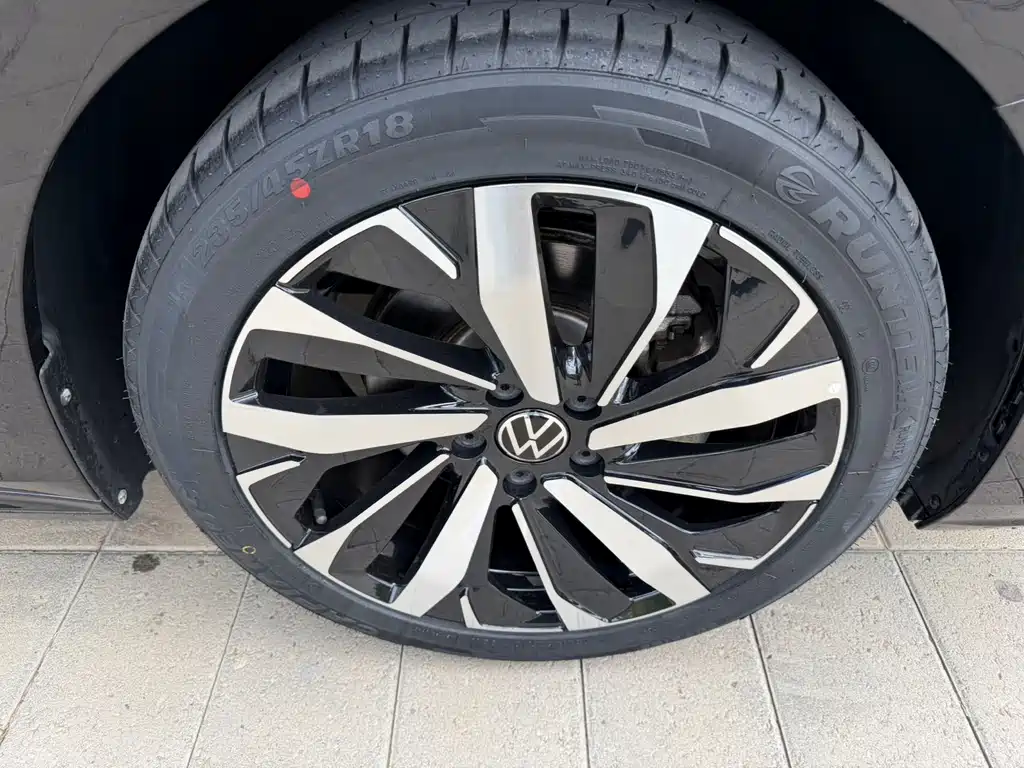 Volkswagen Passat 2022 — фото 10