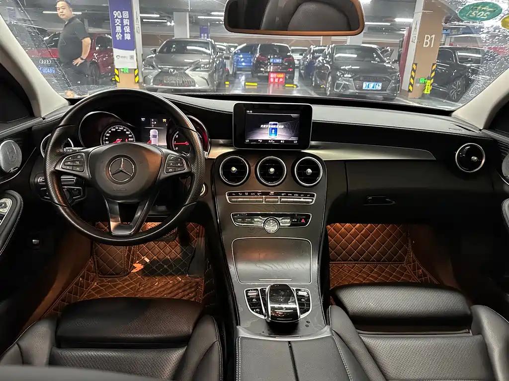 Mercedes-Benz C-Class 2018 — фото 11