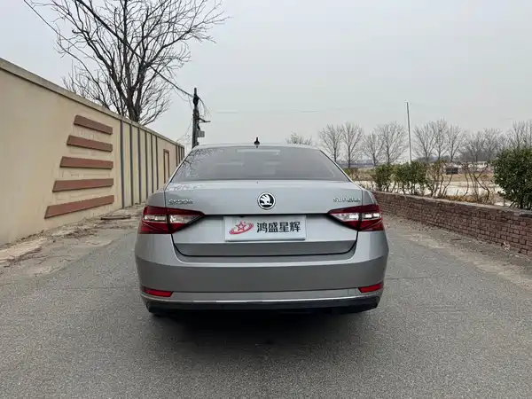 Skoda Superb 2016
