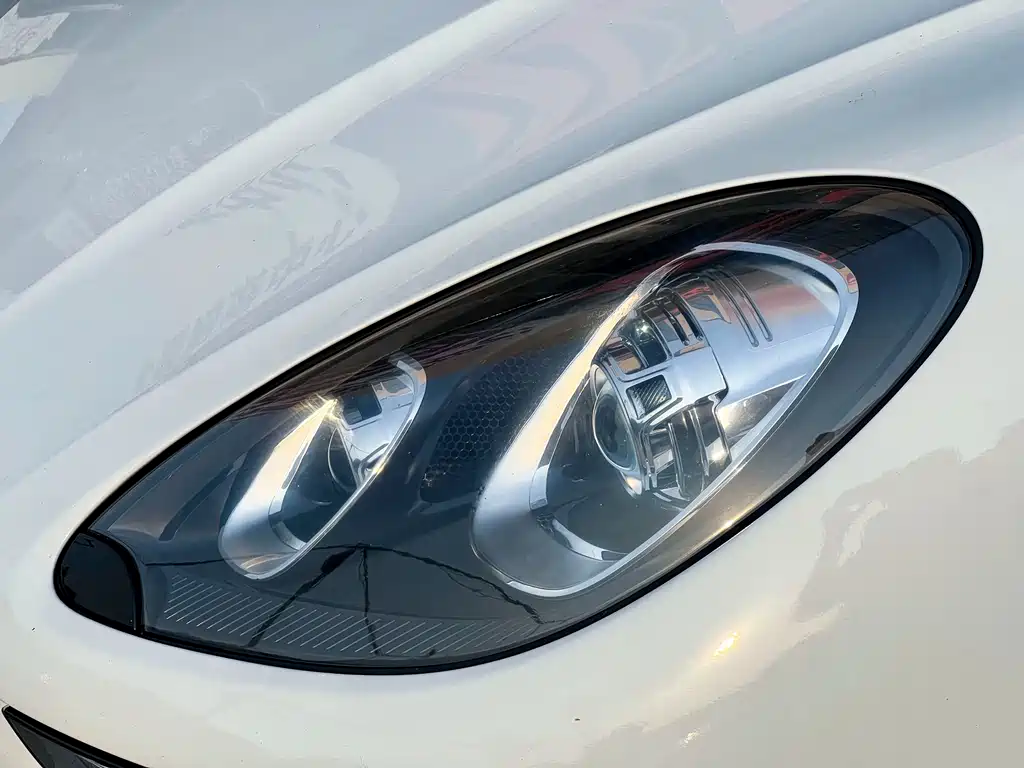 Porsche Macan 2016 — фото 15