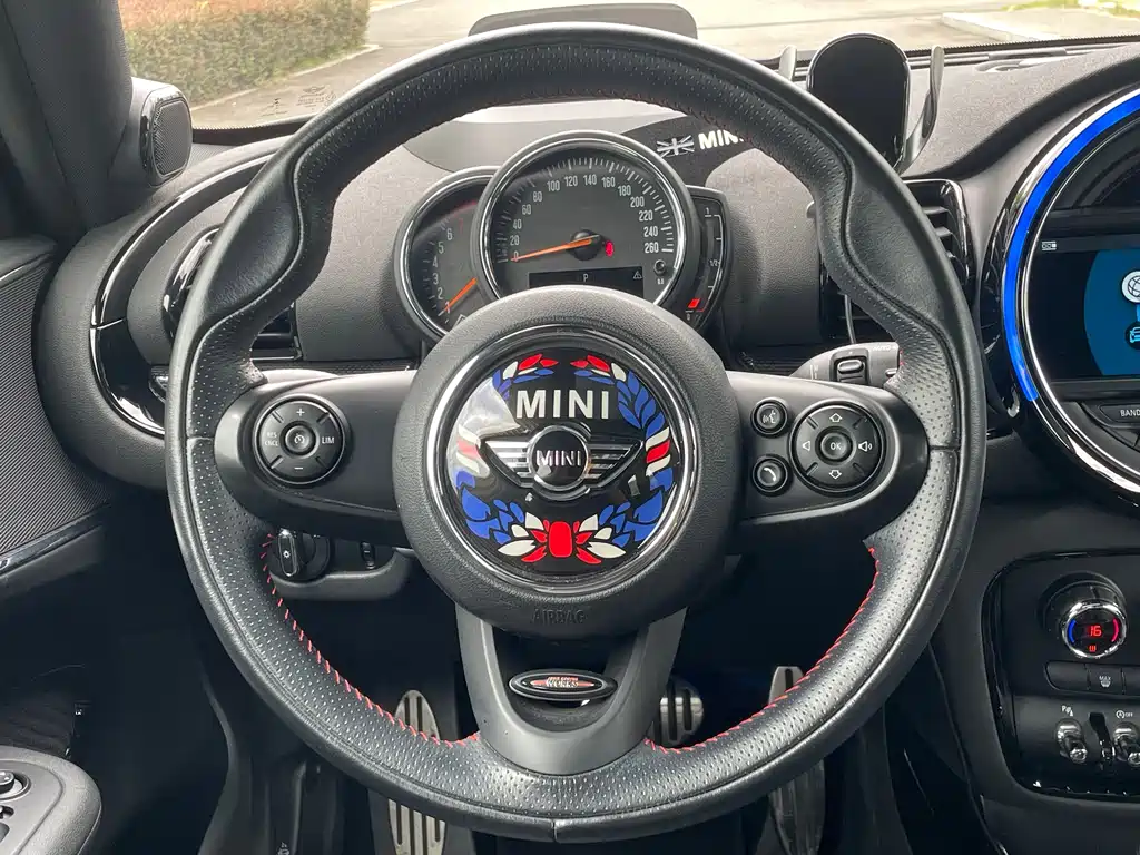 MINI Clubman 2018 — фото 14