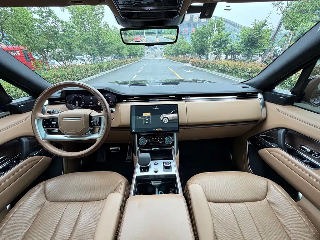 Land Rover Range Rover 2023 — фото 14