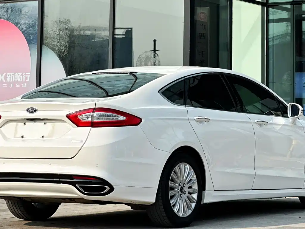 Ford Mondeo 2016 — фото 9