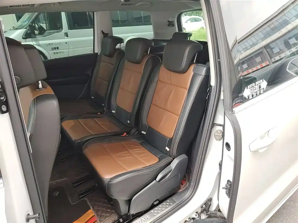 Volkswagen Sharan 2016 — фото 17