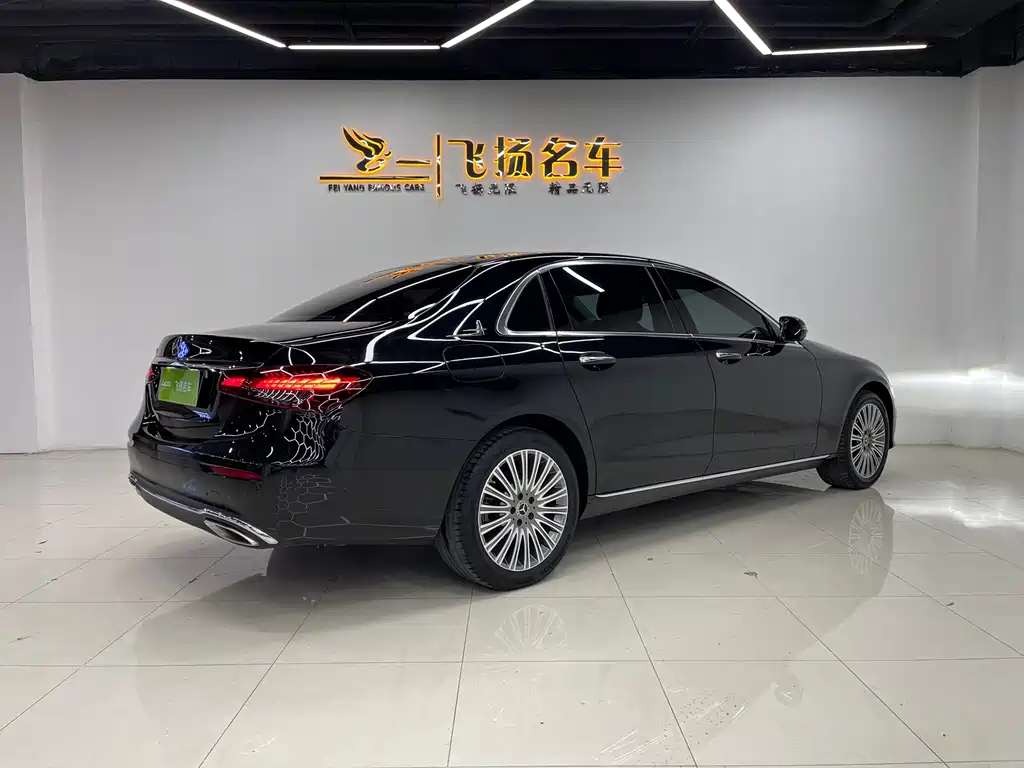 Mercedes-Benz E-Class 2023 — фото 16