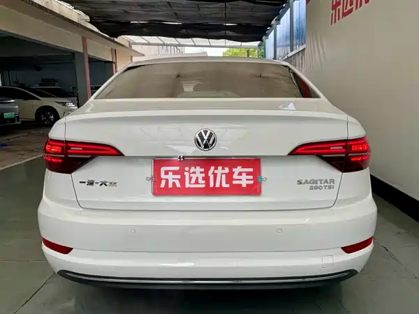 Volkswagen Sagitar 2019