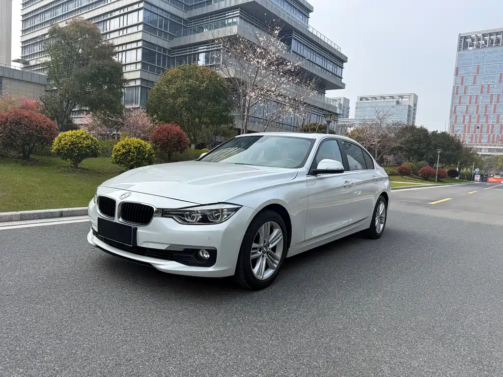 BMW 3 Series 2016 — фото 1