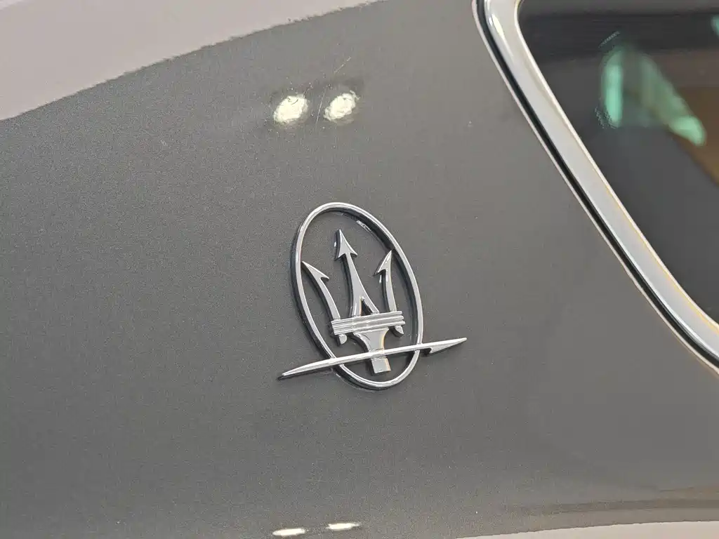 Maserati Levante 2018 — фото 35