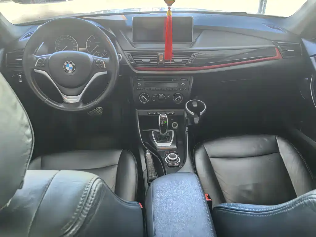BMW X1 2015 — фото 11