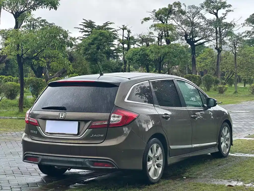 Honda Jade 2015 — фото 9