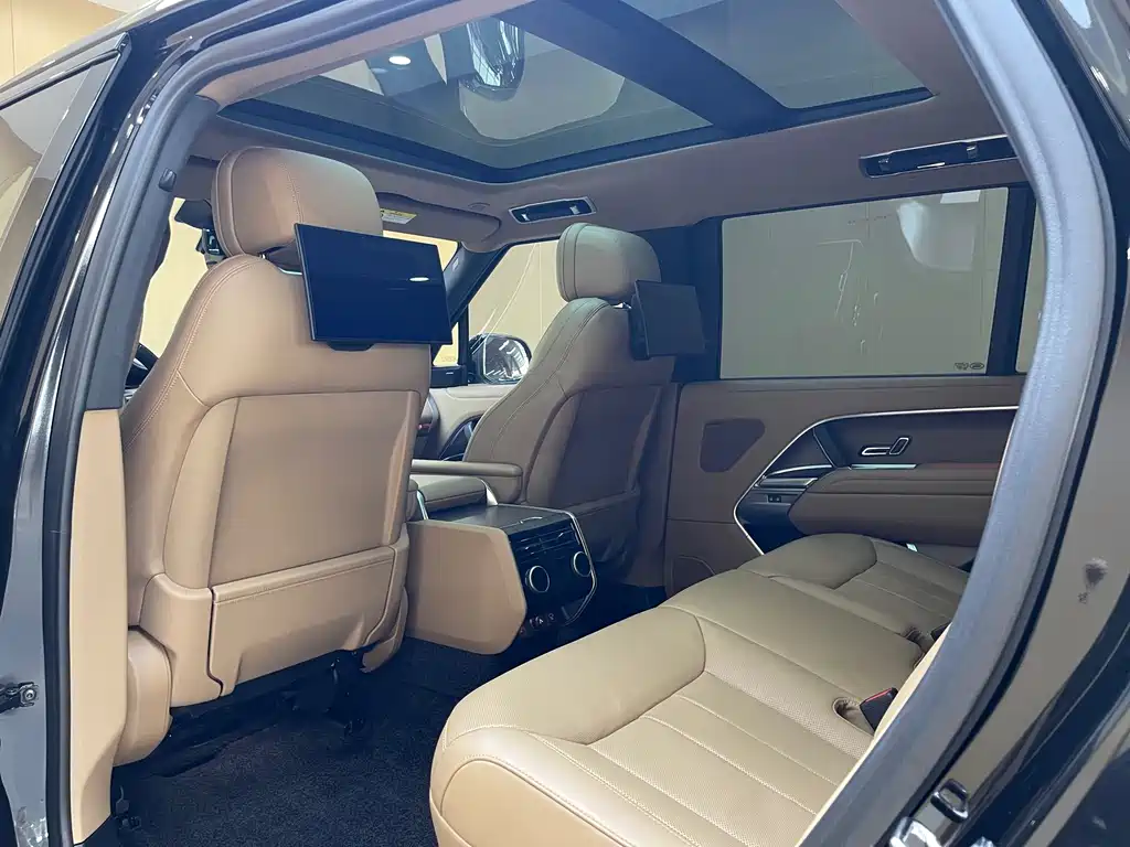 Land Rover Range Rover 2024 — фото 13