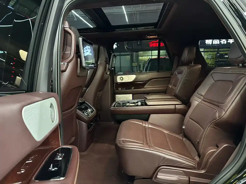 Lincoln Navigator 2018 — фото 6