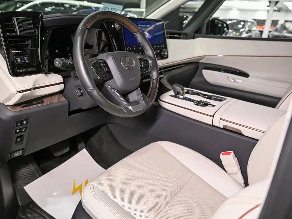 Lexus LM 2023 — фото 13