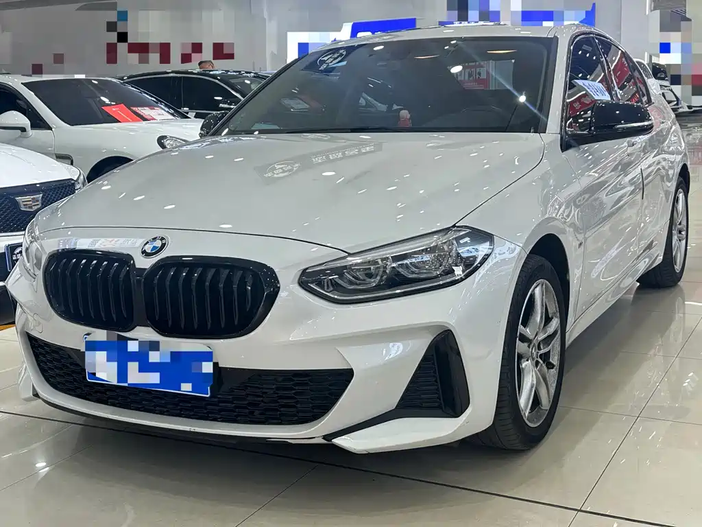 BMW 1 Series 2022 — фото 1