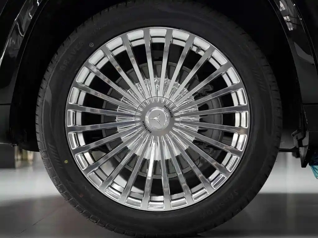 Mercedes-Benz GLS — фото 10