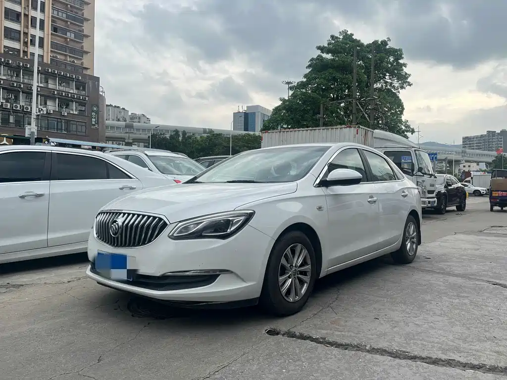 Buick Excelle 2017 — фото 1