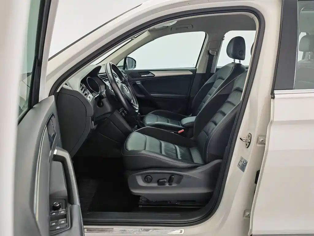 Volkswagen Tiguan L 2017 — фото 10
