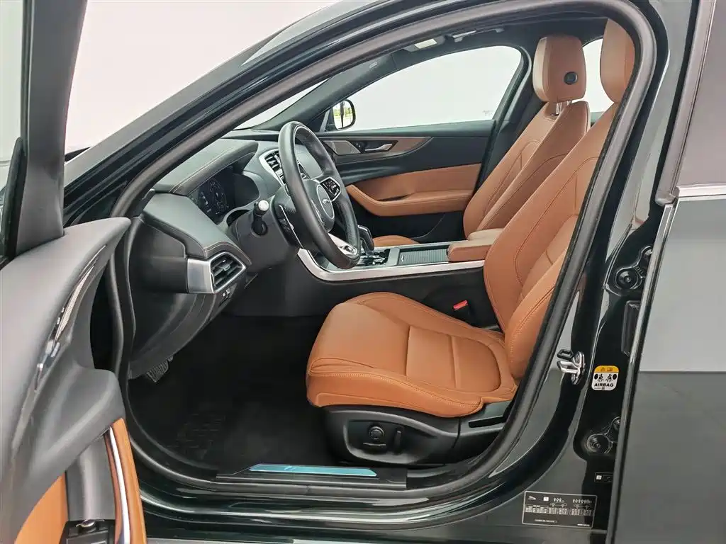 Jaguar XEL 2022 — фото 10