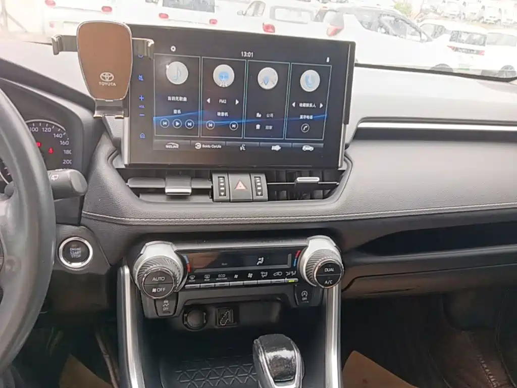 Toyota Wildlander 2023 — фото 13