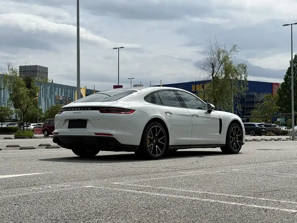 Porsche Panamera 2018 — фото 6