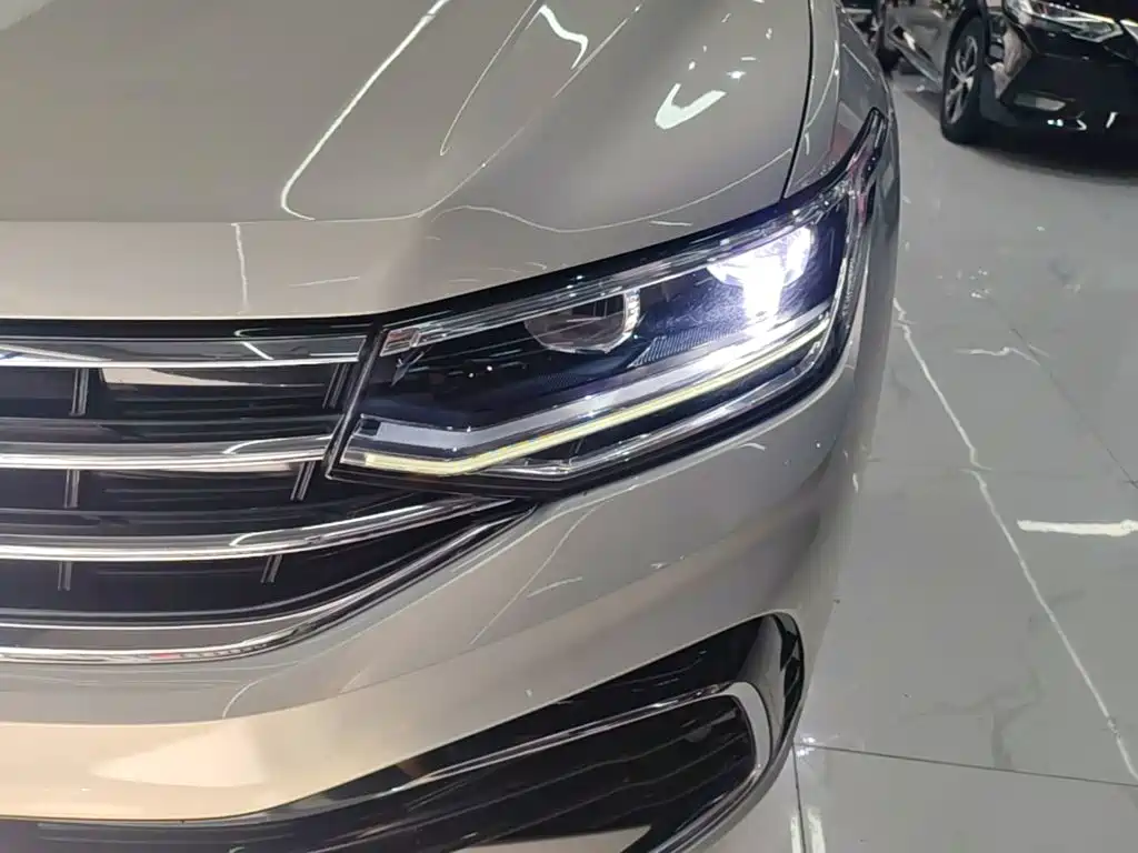 Volkswagen Tiguan L 2022 — фото 24