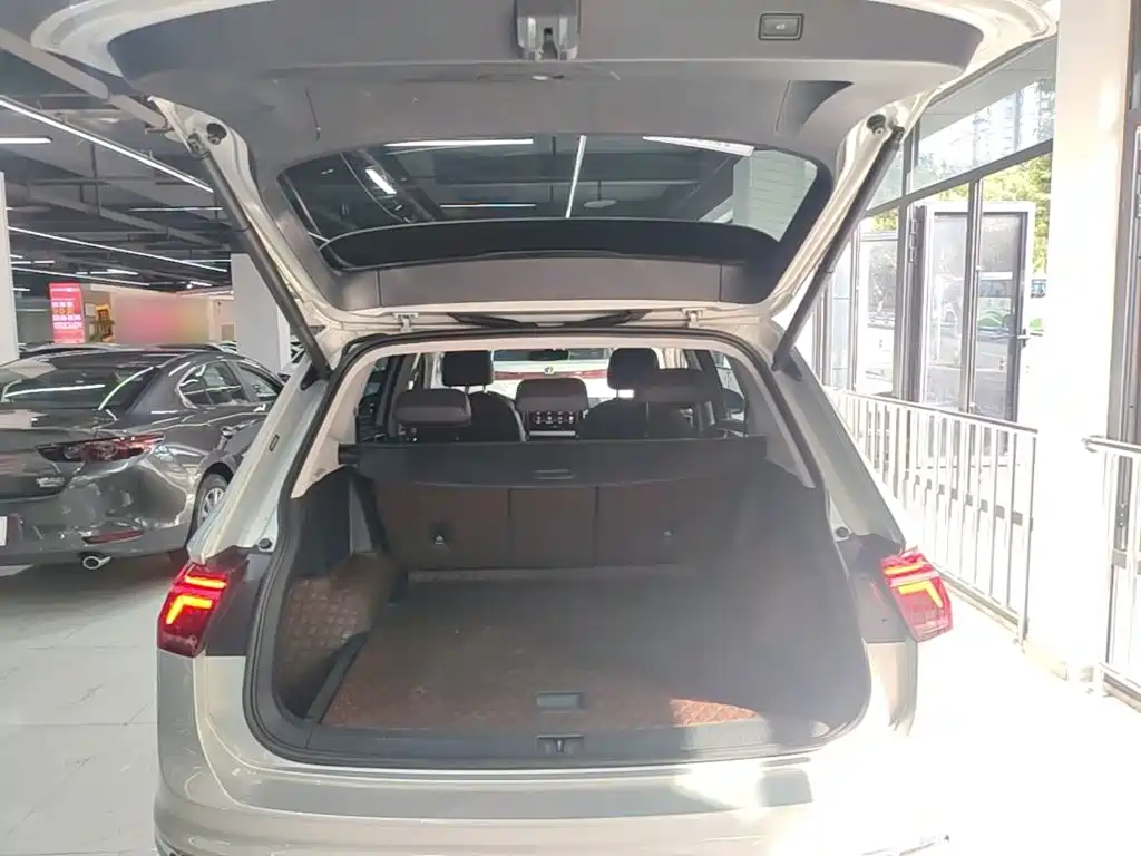 Volkswagen Tiguan L 2022 — фото 19
