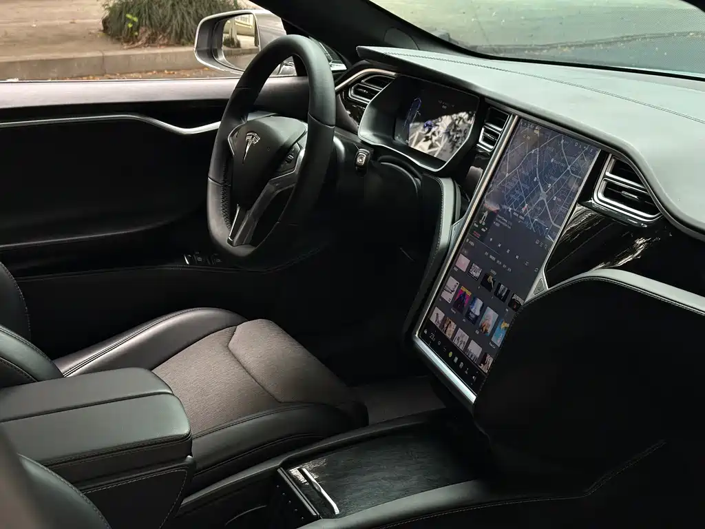 Tesla Model S 2017 — фото 12