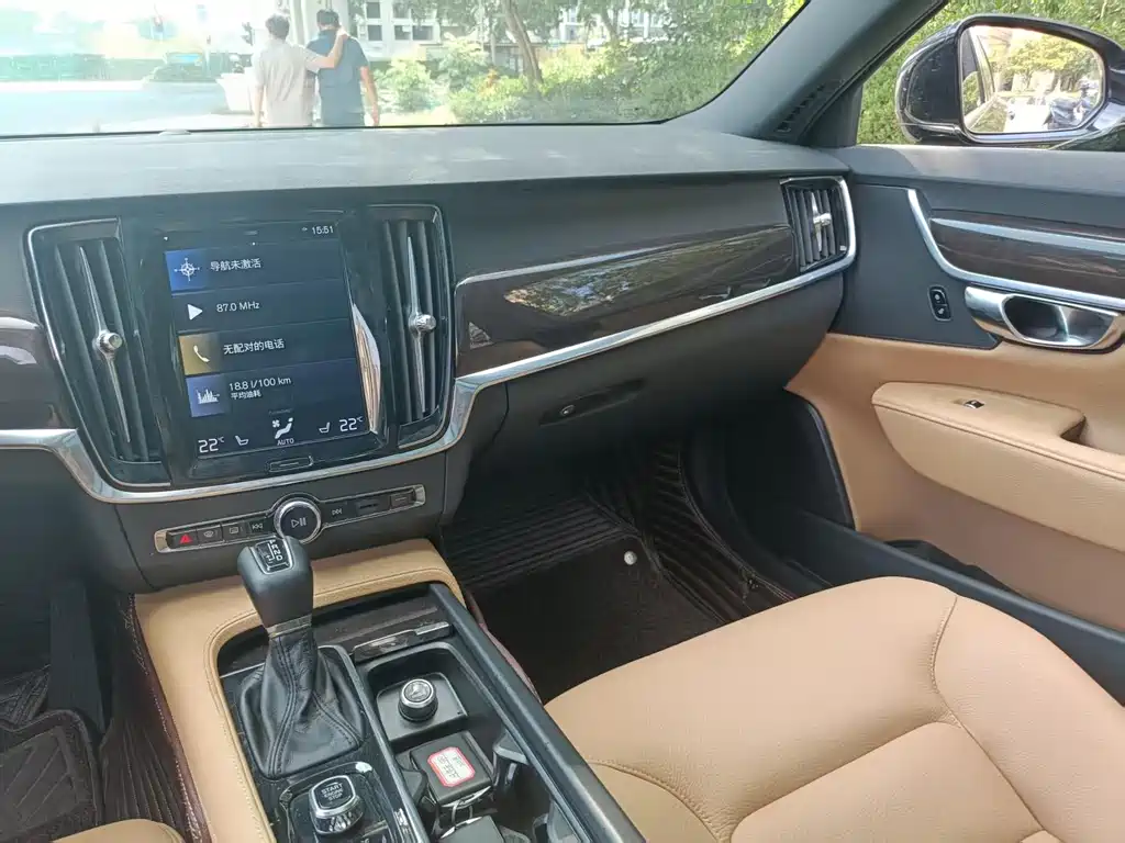 Volvo S90 2018 — фото 10