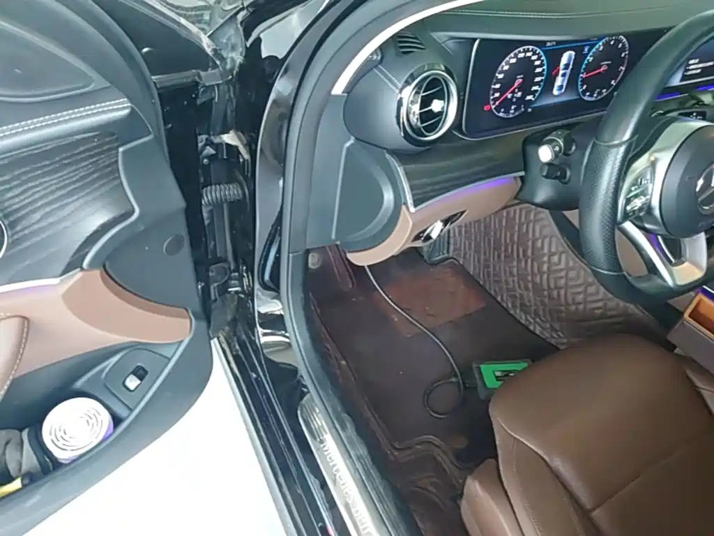 Mercedes-Benz E-Class 2020 — фото 16