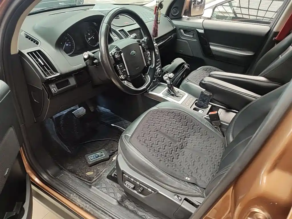 Land Rover Freelander 2 2015 — фото 15