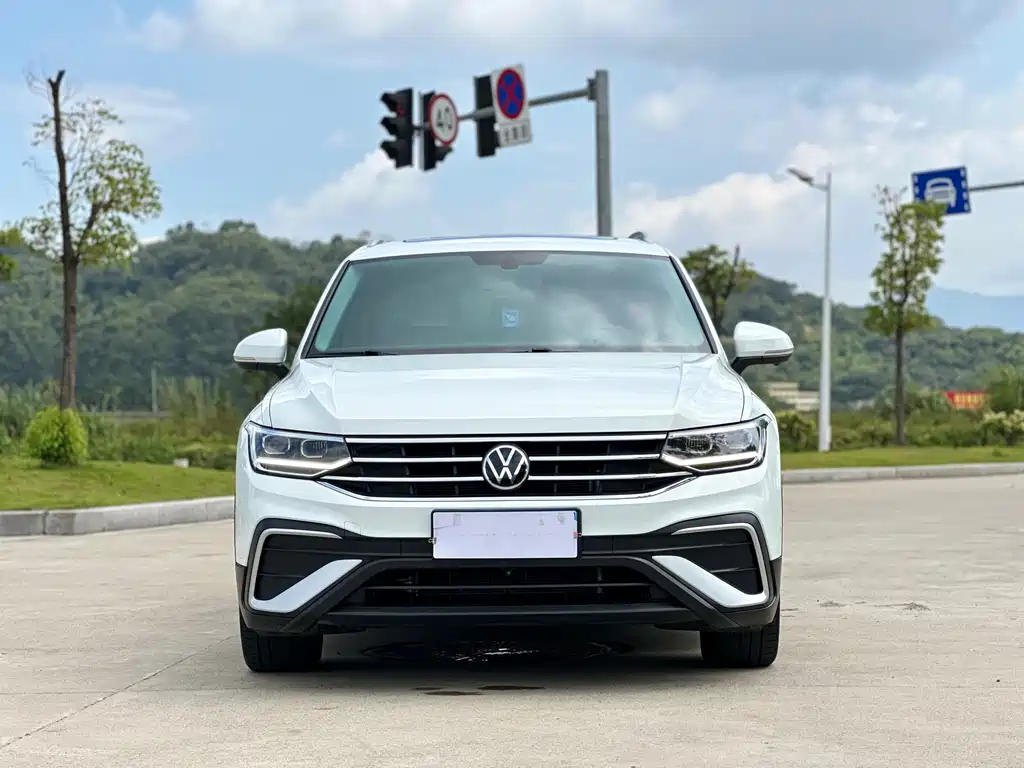 Volkswagen Tiguan L 2022 — фото 2