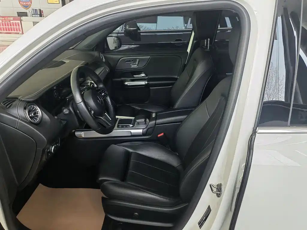 Mercedes-Benz GLB 2021
