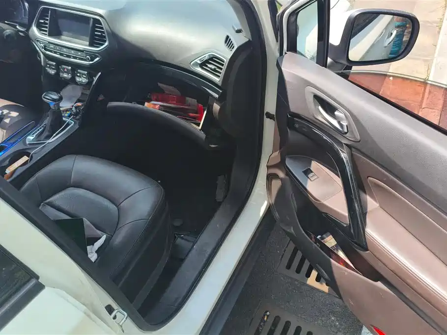 GAC Motor Trumpchi GS4 2015 — фото 8