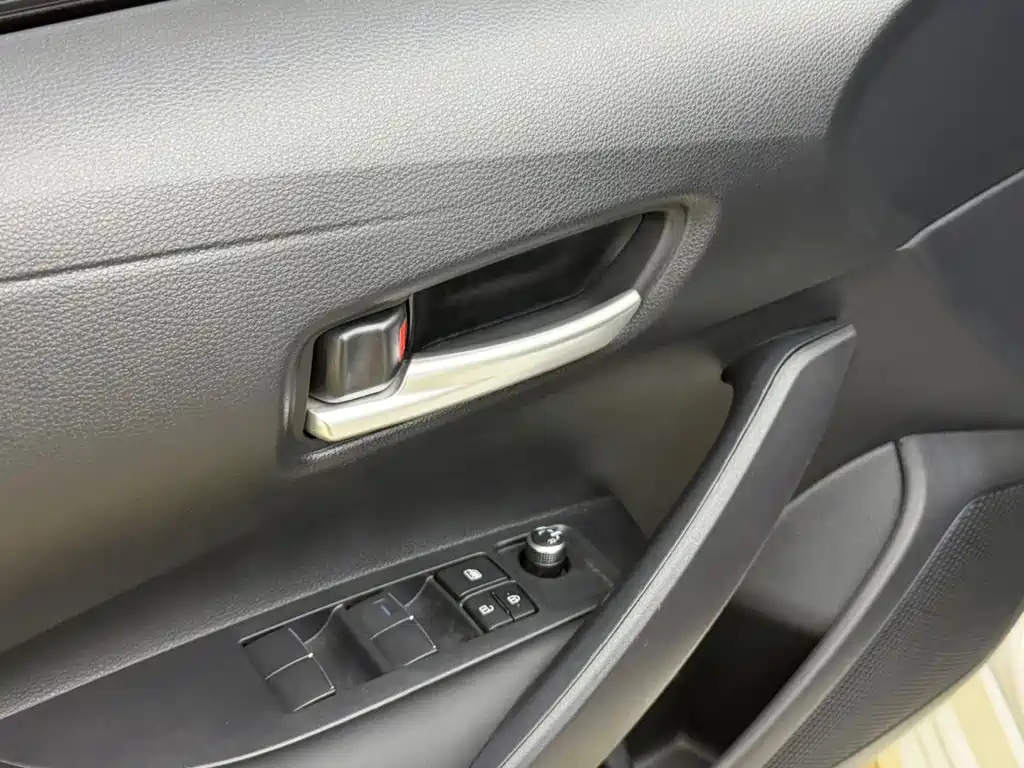 Toyota Corolla 2023 — фото 10