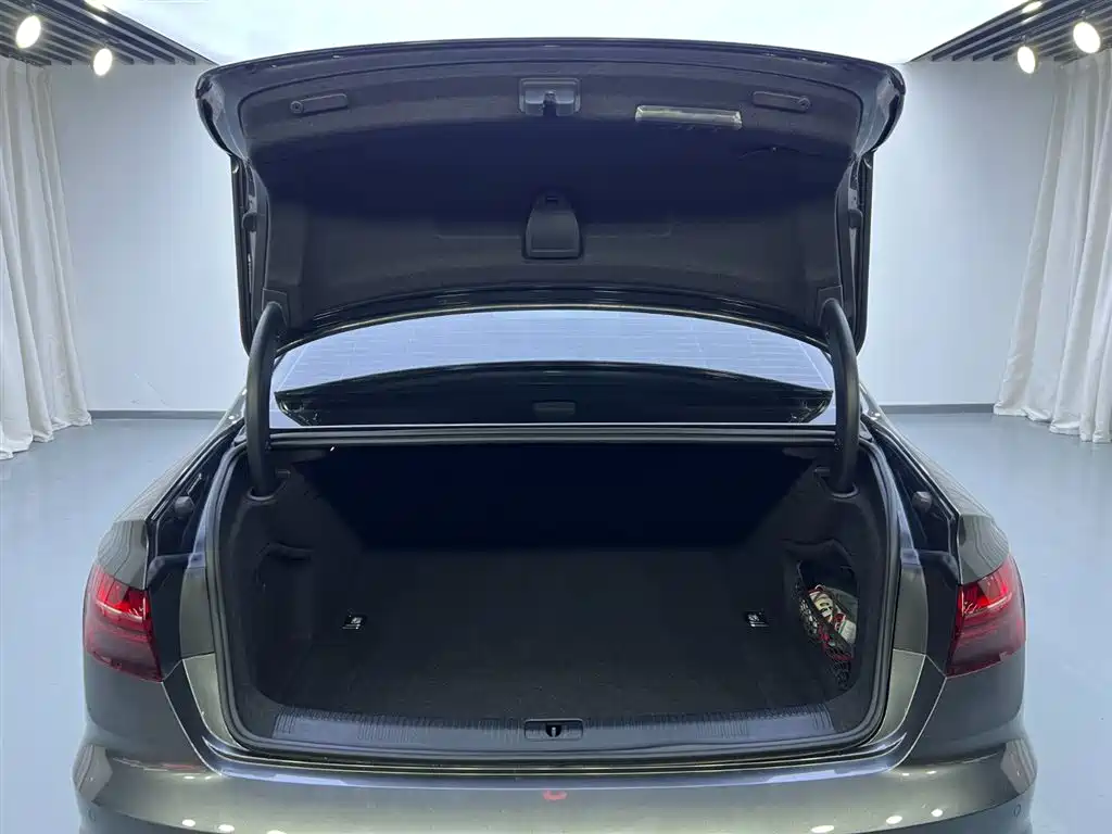 Audi A4L 2023 — фото 22