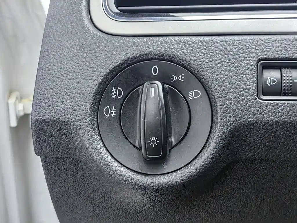 Skoda Rapid Spaceback 2015 — фото 21